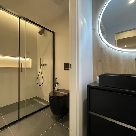 아파트 Superior 1br - Fully Renovated & Equipped - Prime Centre Location - Garibaldi#2 - Parking 올비아