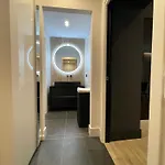 Garibaldi 2 Renovated 1br With Parking, Old Town * Olbia