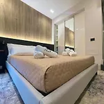 Appartement Garibaldi 2 Renovated 1br With Parking, Old Town *