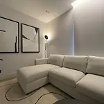 Appartement Garibaldi 2 Renovated 1br With Parking, Old Town Olbia