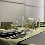 Garibaldi 2 Renovated 1br With Parking, Old Town *