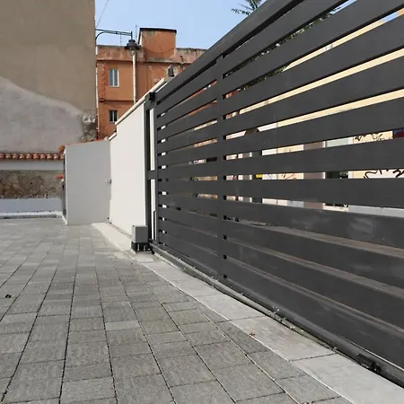 Superior 1br - Fully Renovated & Equipped - Prime Centre Location - Garibaldi#2 - Parking Διαμέρισμα