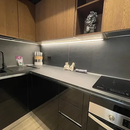 Superior 1br - Fully Renovated & Equipped - Prime Location In Historical Centre - Garibaldi#2 - Free Parking * Olbia