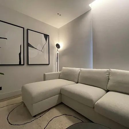 Διαμέρισμα Superior 1br - Fully Renovated & Equipped - Prime Centre Location - Garibaldi#2 - Parking Όλμπια