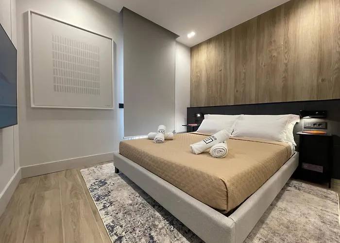 Superior 1br - Fully Renovated & Equipped - Prime Centre Location - Garibaldi#2 - Parking Apartman *