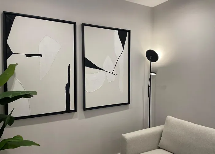 Superior 1br - Fully Renovated & Equipped - Prime Centre Location - Garibaldi#2 - Parking Apartamento