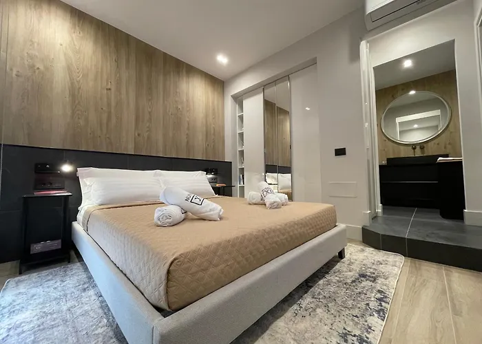 Superior 1br - Fully Renovated&equipped - Prime Centre Location - Garibaldi#2 - Parking