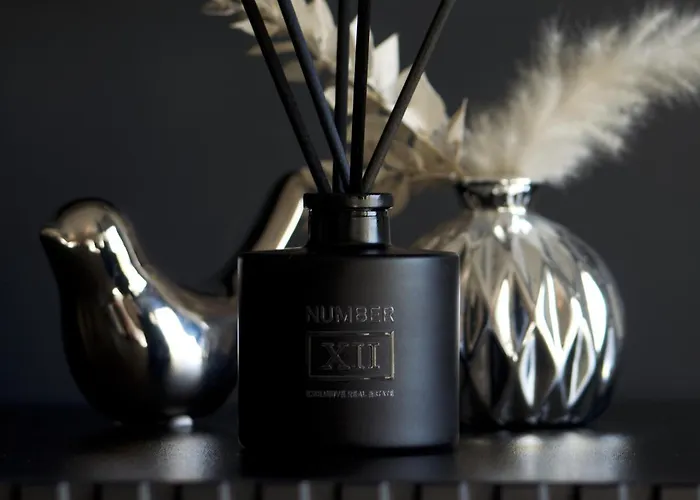 Superior 1br - Fully Renovated&equipped - Prime Centre Location - Garibaldi#2 - Parking *